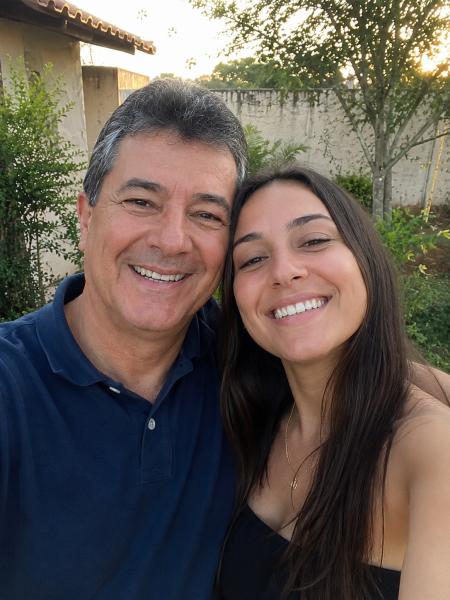 Filha adulta com o pai hoje